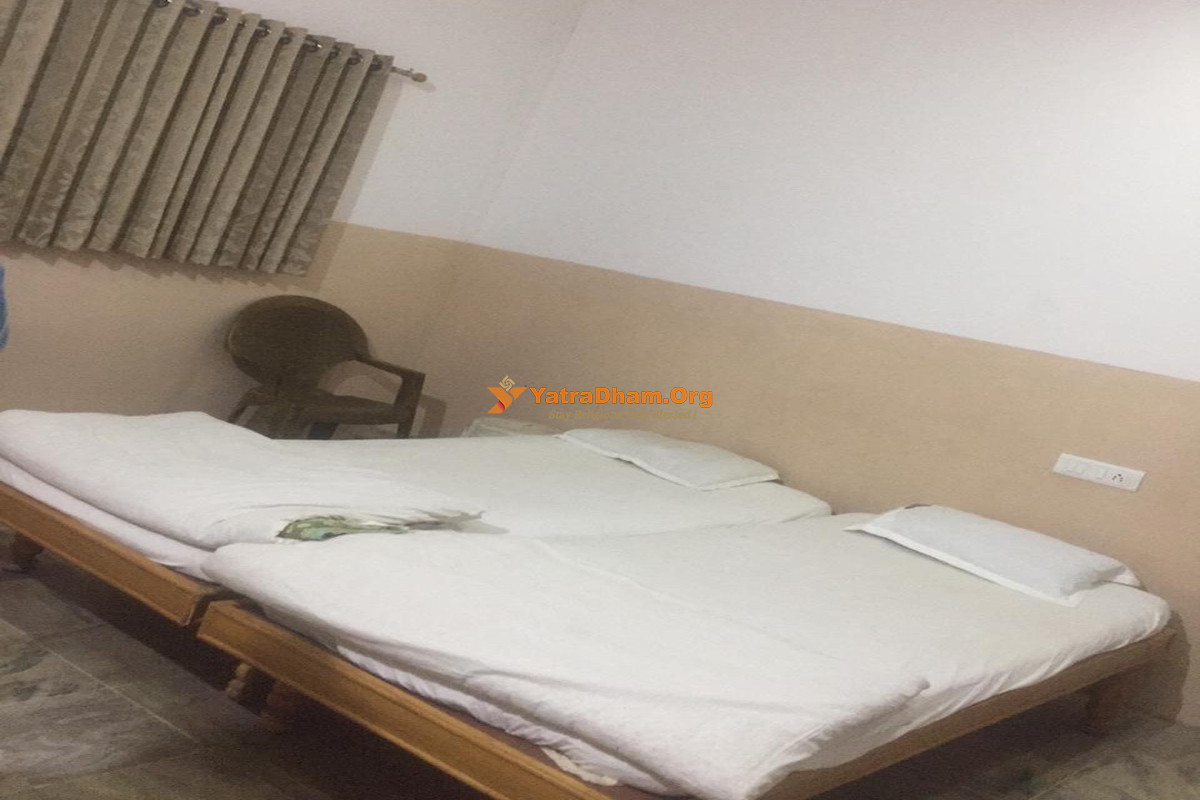 Brahmbhatt Pathikashram Dharamshala Ambaji 2 Bed Room