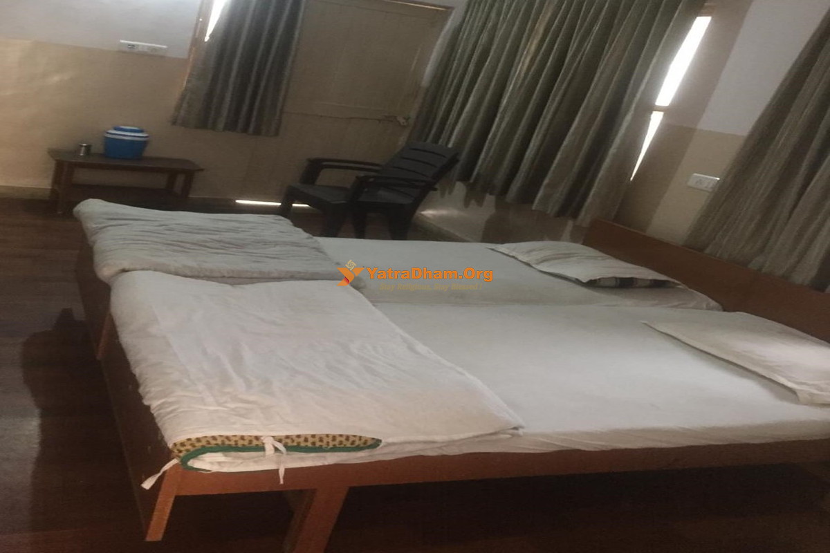 Brahmbhatt Pathikashram Dharamshala Ambaji 2 Bed Room