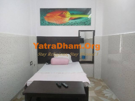Hotel Arahan Bareilly Room