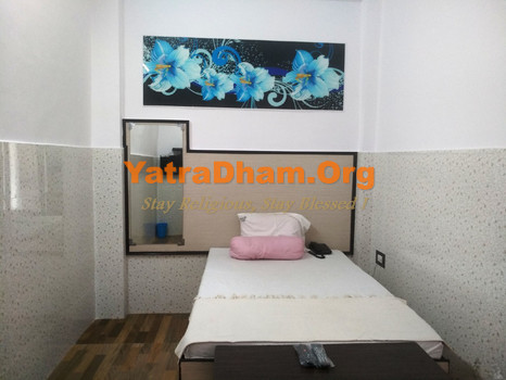 Hotel Arahan Bareilly Room