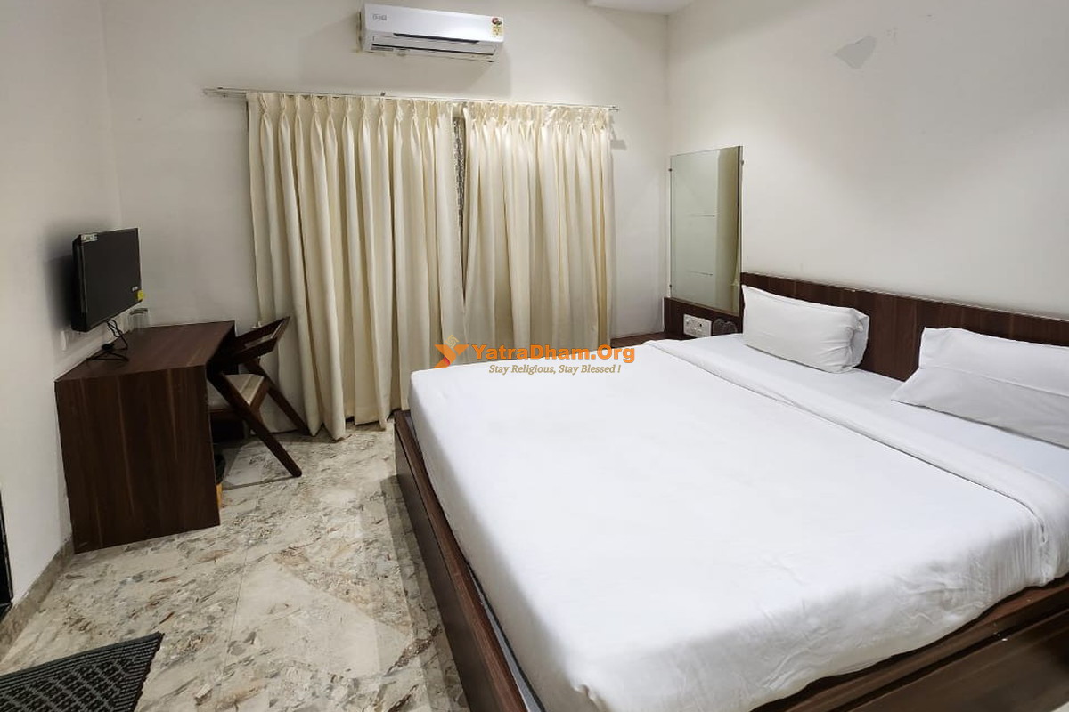 Ashoka Resort Grishneshwar 2 Bed Room