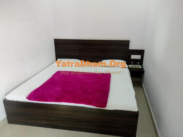 Maihar Hotel Aastha Yatri Niwas Room View 2