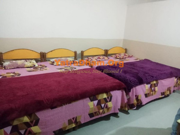 Maihar Hotel Aastha Yatri Niwas Room View 4