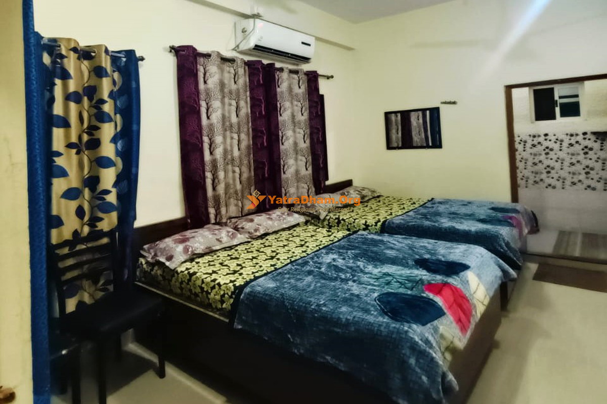 Grishneshwar Hotel Shreevastav Residency 4 Bed Room