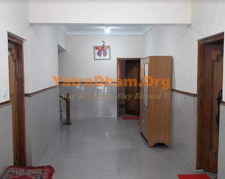 Shri Om Kutir Room Badrinath Lobby