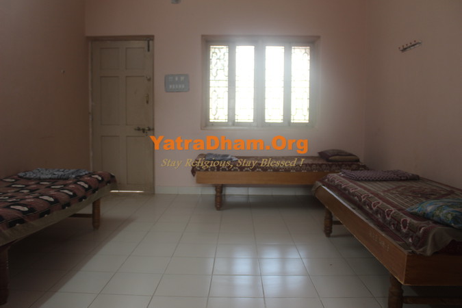 Bhuj Parshwa Vallabh Jain Tirth 3 Bed Non AC Room View 2