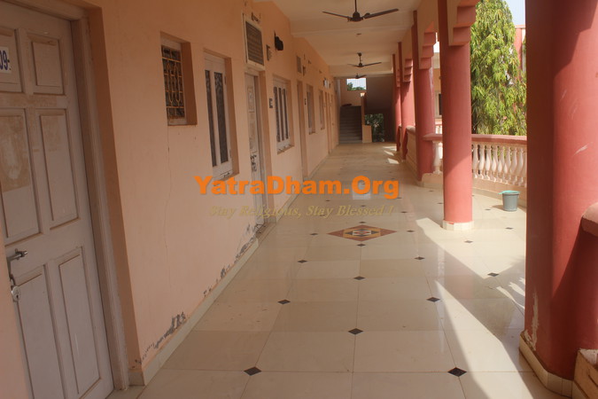 Bhuj Parshwa Vallabh Jain Tirth Lobby