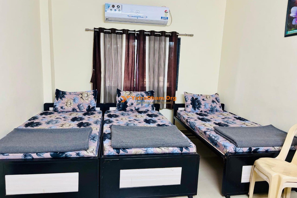 Hotel Buldana Urban Bhakta Nivas Shirdi 3 Bed Room