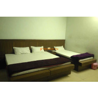 Rajadhiraj Guest House - Govardhan