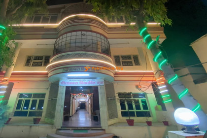 Pitambara Vishranti Grah - Datia