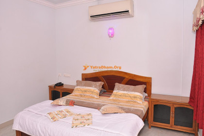 Sivamurugan Lodging - Tiruchendur 