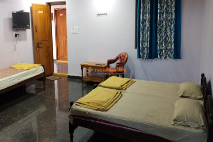 Sri Rajarajeshwara Reddy Building  - Vemulawada