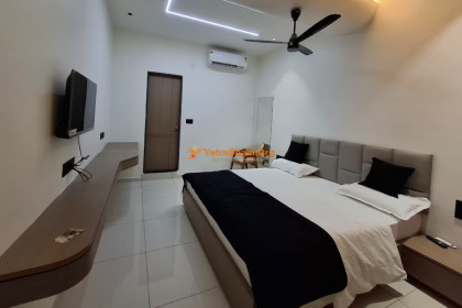 Hotel Divine - Junagadh