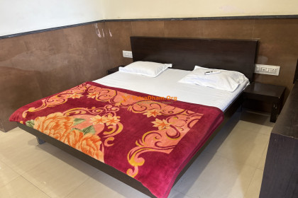  Agrawal Bhawan Near Mahakaleshwar Temple - Ujjain