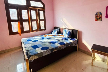 Shri Giriraj Ashram Dham - Mathura