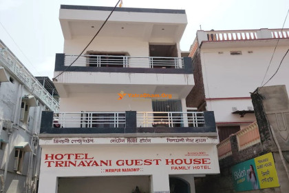 Trinayani Guest House - Mayapur