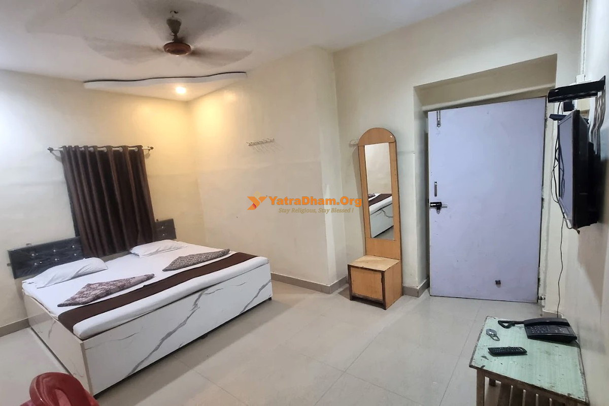 Hotel Godavari Lodge - Solapur