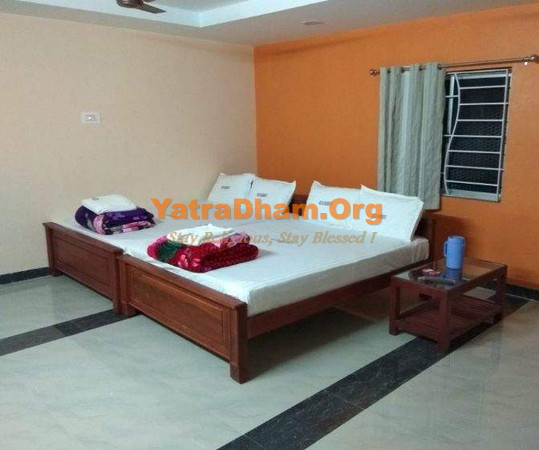 Geetan Residence - Thirunallar