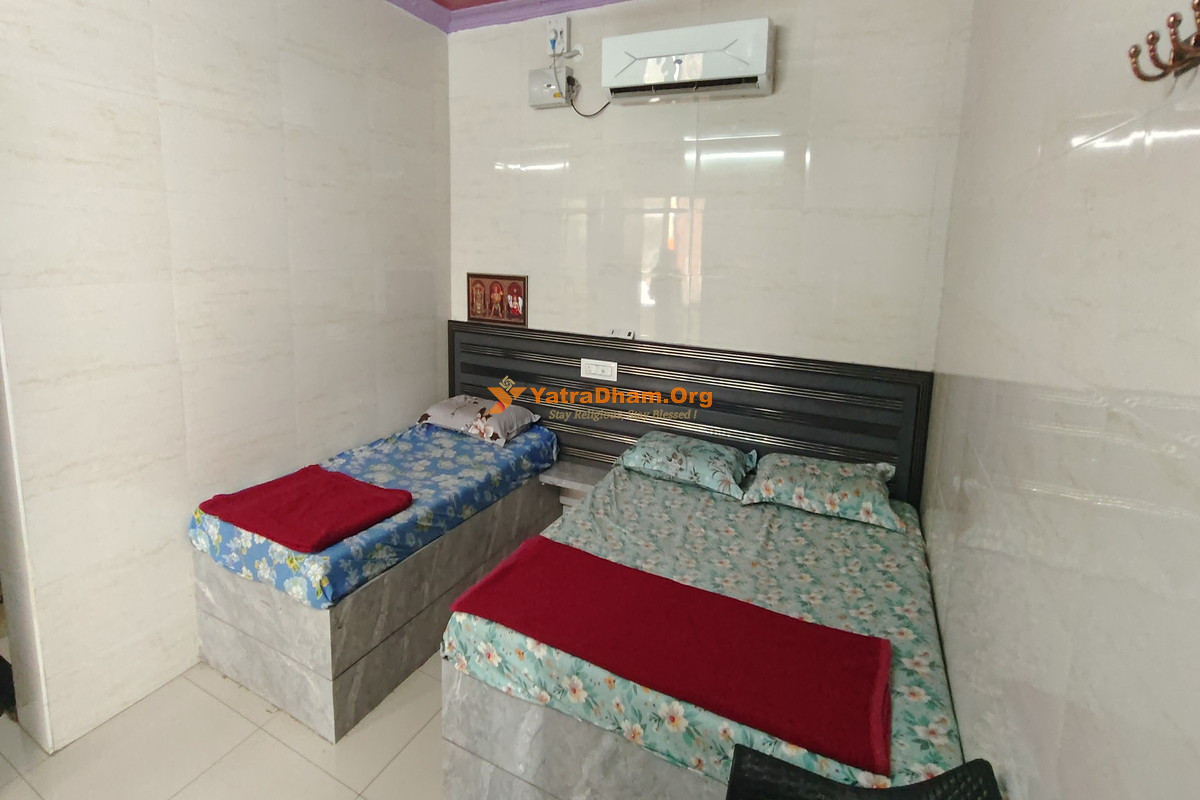 M.N.Lodge - Mantralayam
