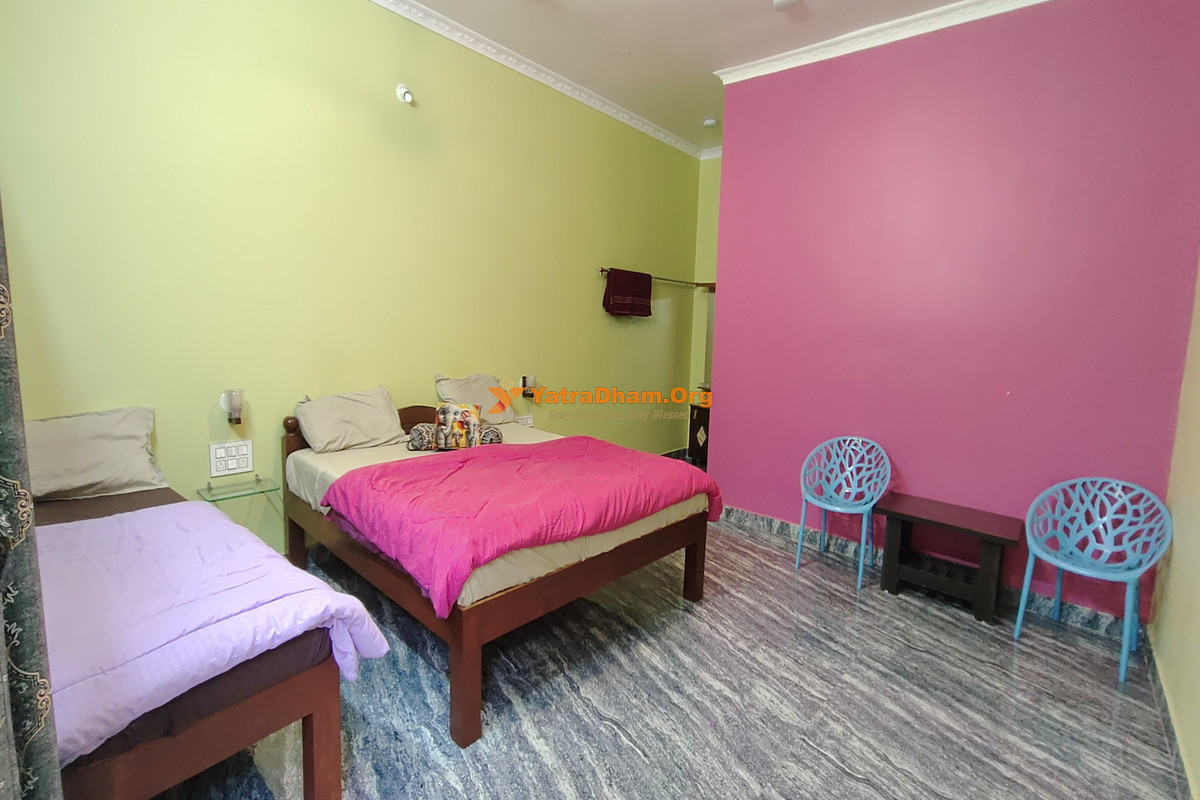 Shanthi Guest House - Hampi (Commercial Street) 