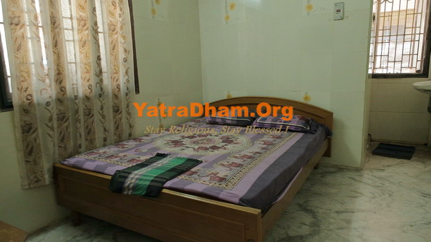 Hotel Peraman Towers (Near Railway Station) - Srirangam