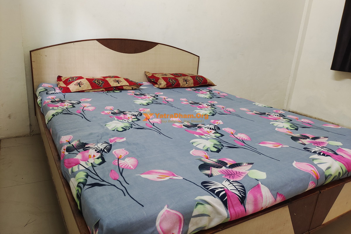 Shri Sagar Bhuvan Dharamshala Dwarka 2 Bed Room