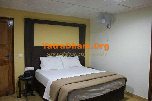 Shimla Hotel Dalziel 2 Bed Room View 4