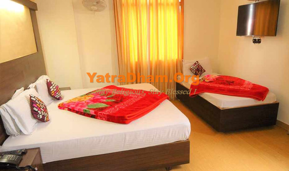 Shimla Hotel Dalziel 2 Bed Room View 4