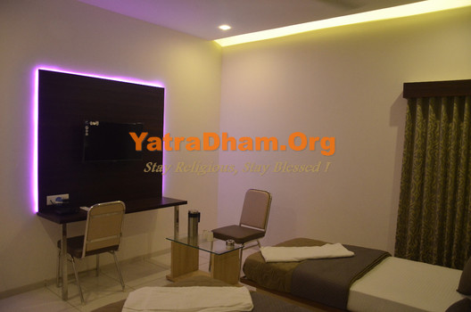 Hotel Darshan Inn Tarapur 3 Bed AC Room