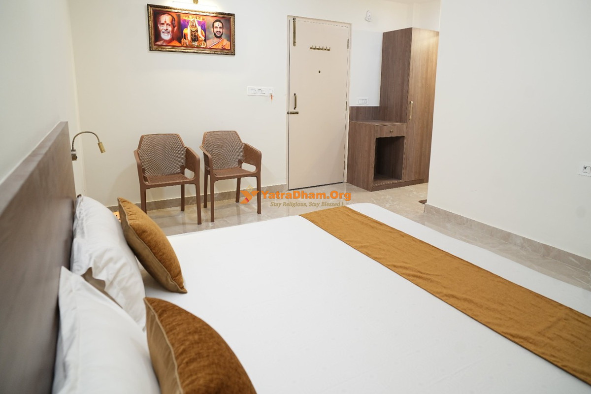 Shri Krishna Dhama (Pejawar Mutt) Delhi 2 Bed Room