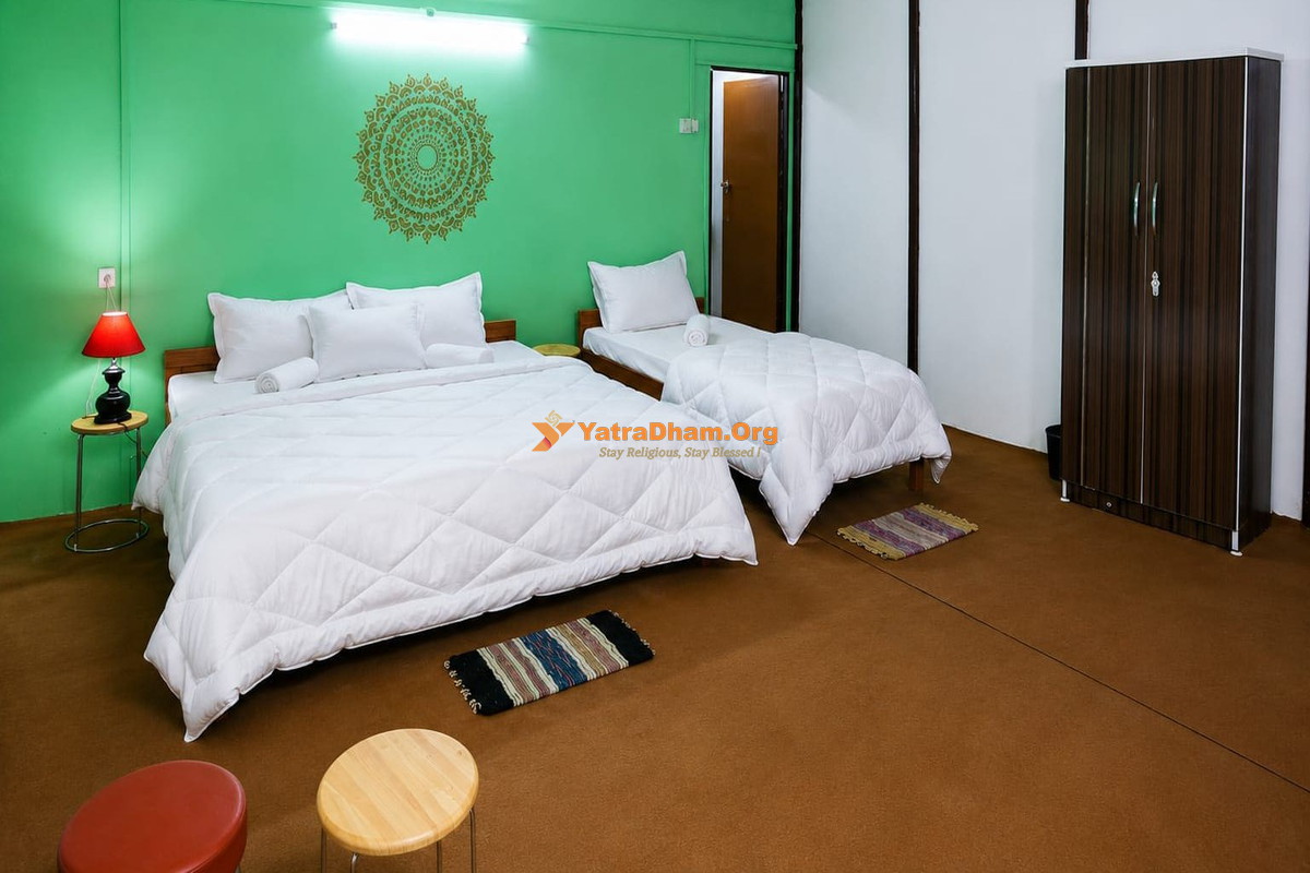 Kumbh India Trimbakeshwar 4 Bed Deluxe Family Cottage With Cooler Room View