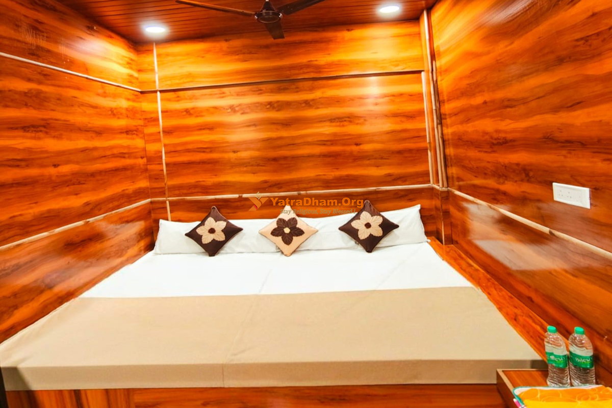 Hotel Om Palace Ujjain Premium Triple Bed AC View