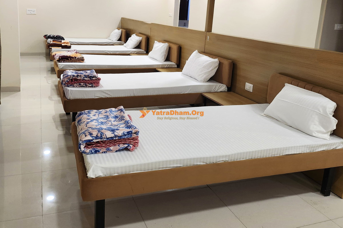 Shri Khajrana Ganesh Mandir Bhakta Niwas Indore Dormitory Hall