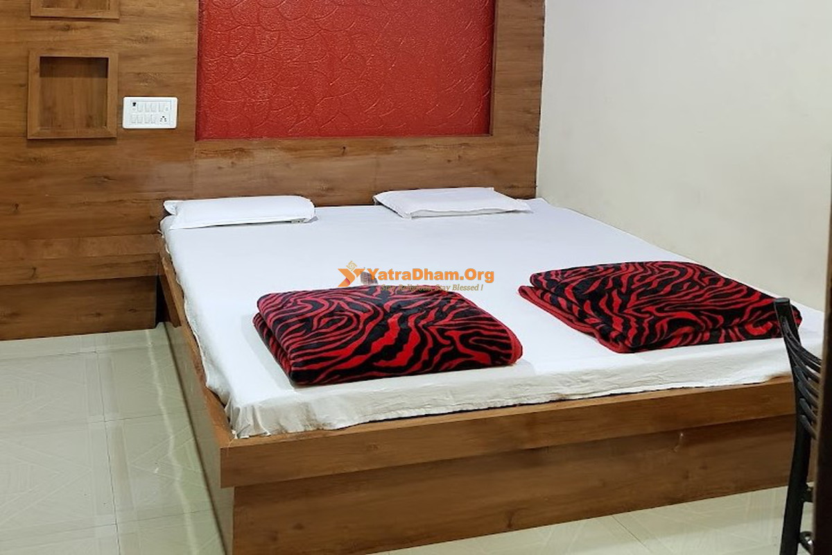 Omkareshwar Hotel Shri Radhe Krishna 2 Bed Room View