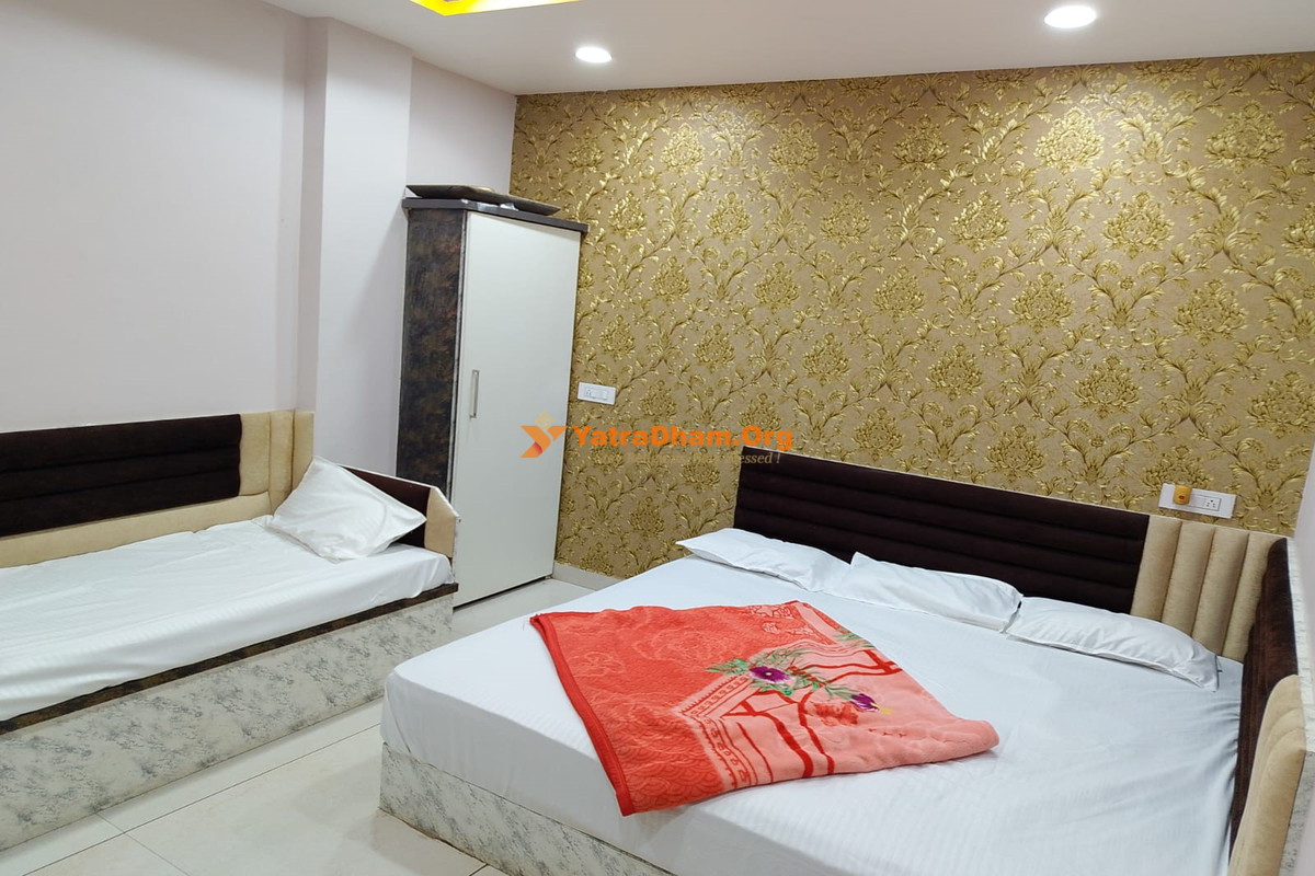 Hotel Shree Palace Ujjain 3 Bed Room