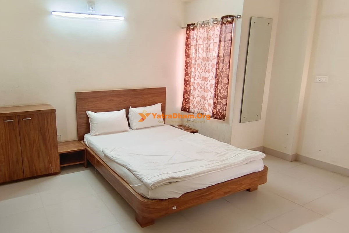 Hotel Shree Ram Villa Dwarka 4 Bed Room