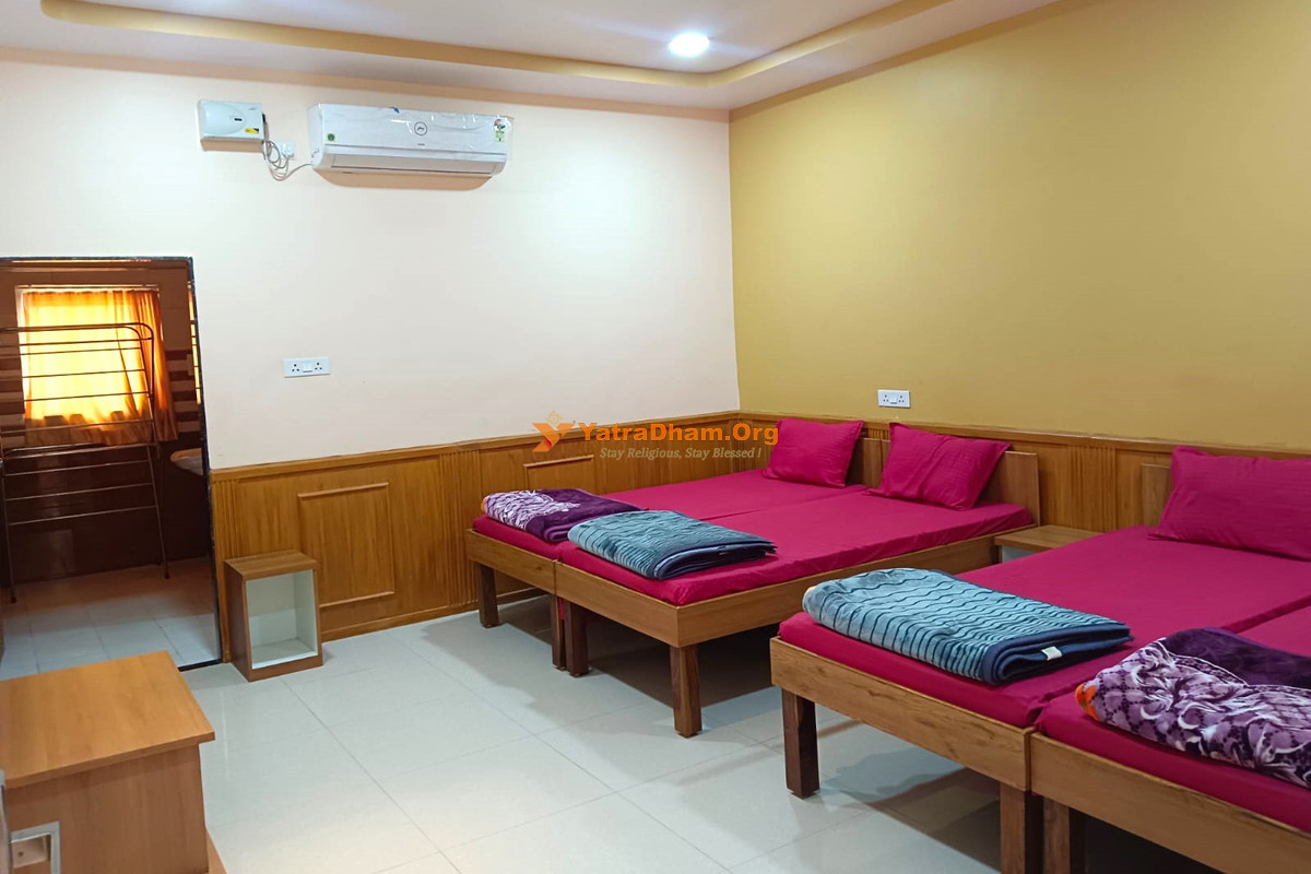 Shree Swaminarayan Dharamshala Ujjain 4 Bed Room