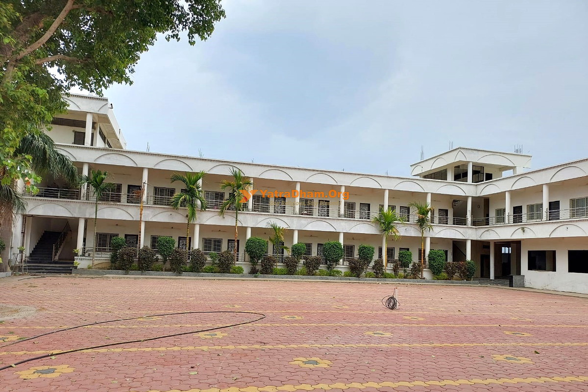 Ujjain (Jaysinhpura) Shree Neminath Digambar Jain Atishay Kshetra Bhavan Building View