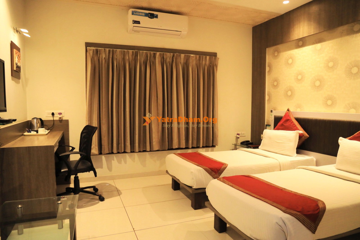 Hotel The Manek Mansingh Inn Dwarka 2 Bed Room
