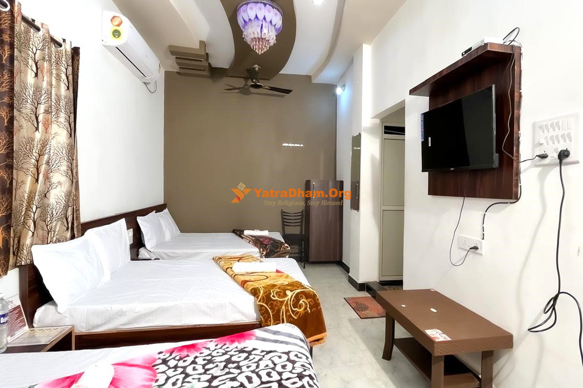 Hotel Rudraksh Ujjain 6 Bed Room