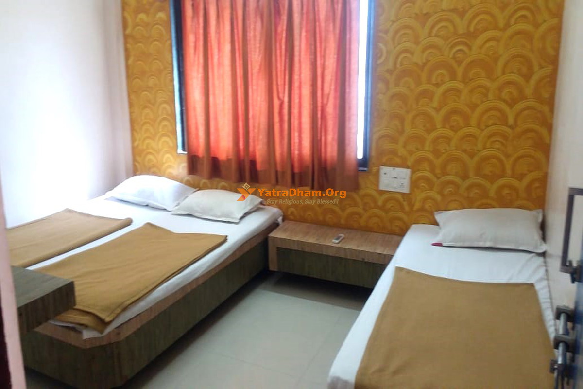 Hotel Om Sai Shirdi 4 Bed Room