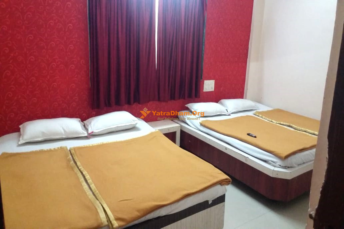 Hotel Om Sai Shirdi 4 Bed Room