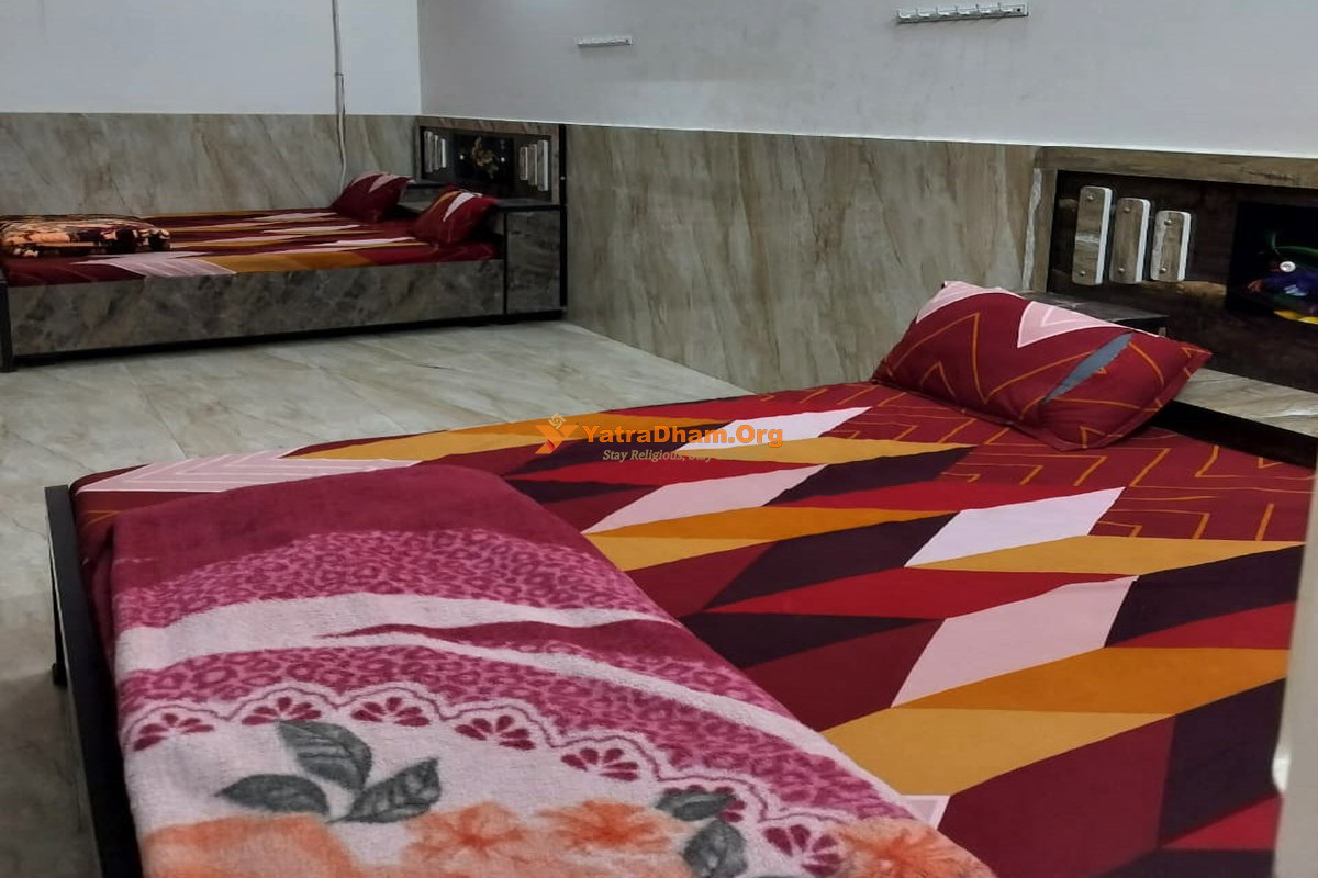 Shri Govind Bhavan Vrindavan 4 Bed Room