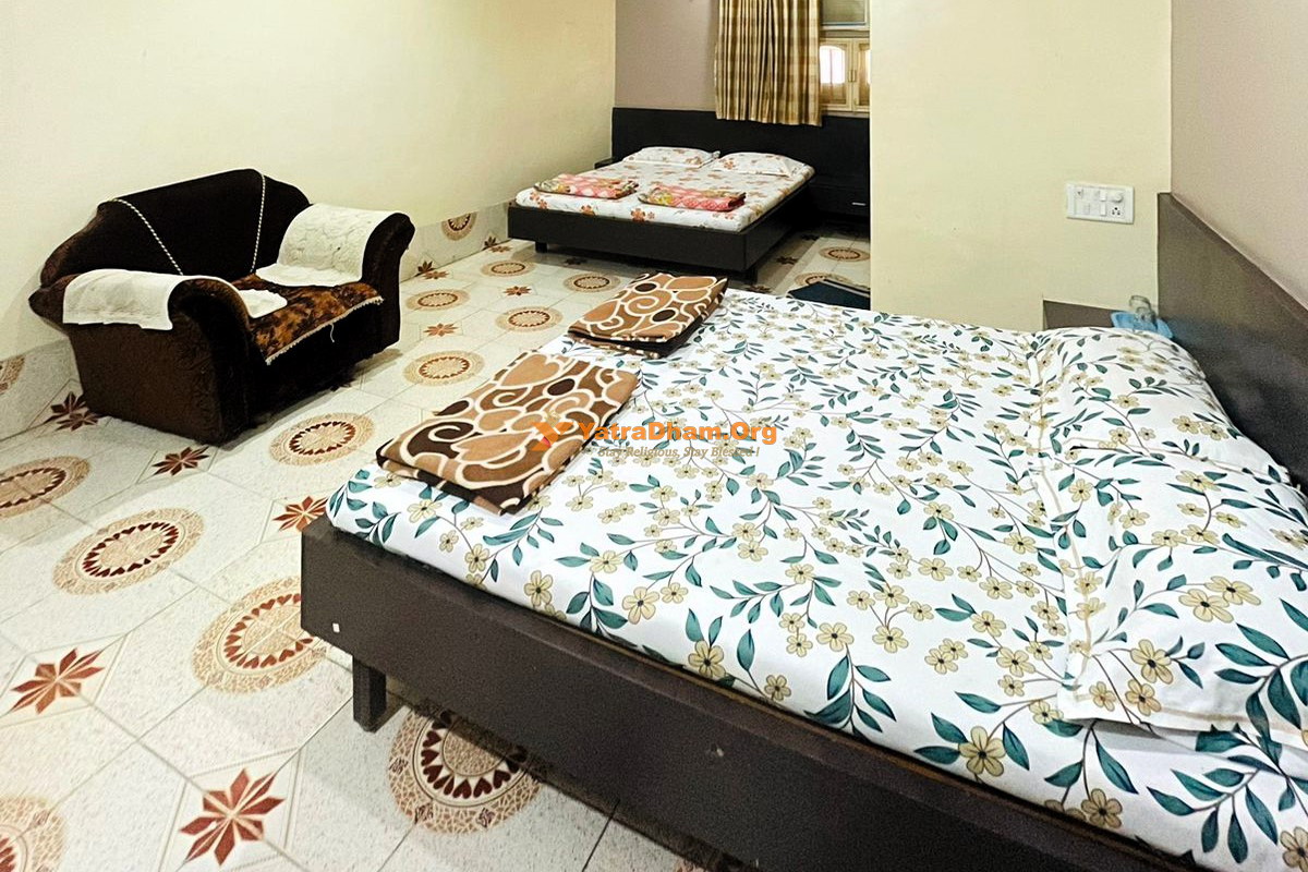 Hotel Rajdhani And Guest House Halol (Pavagadh) 3 Bed Room