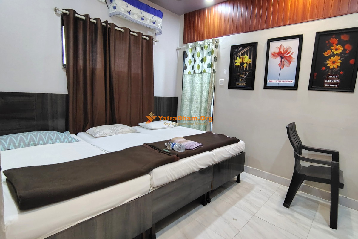 Tuljapur Palange Bhakt Niwas 3 Bed Room
