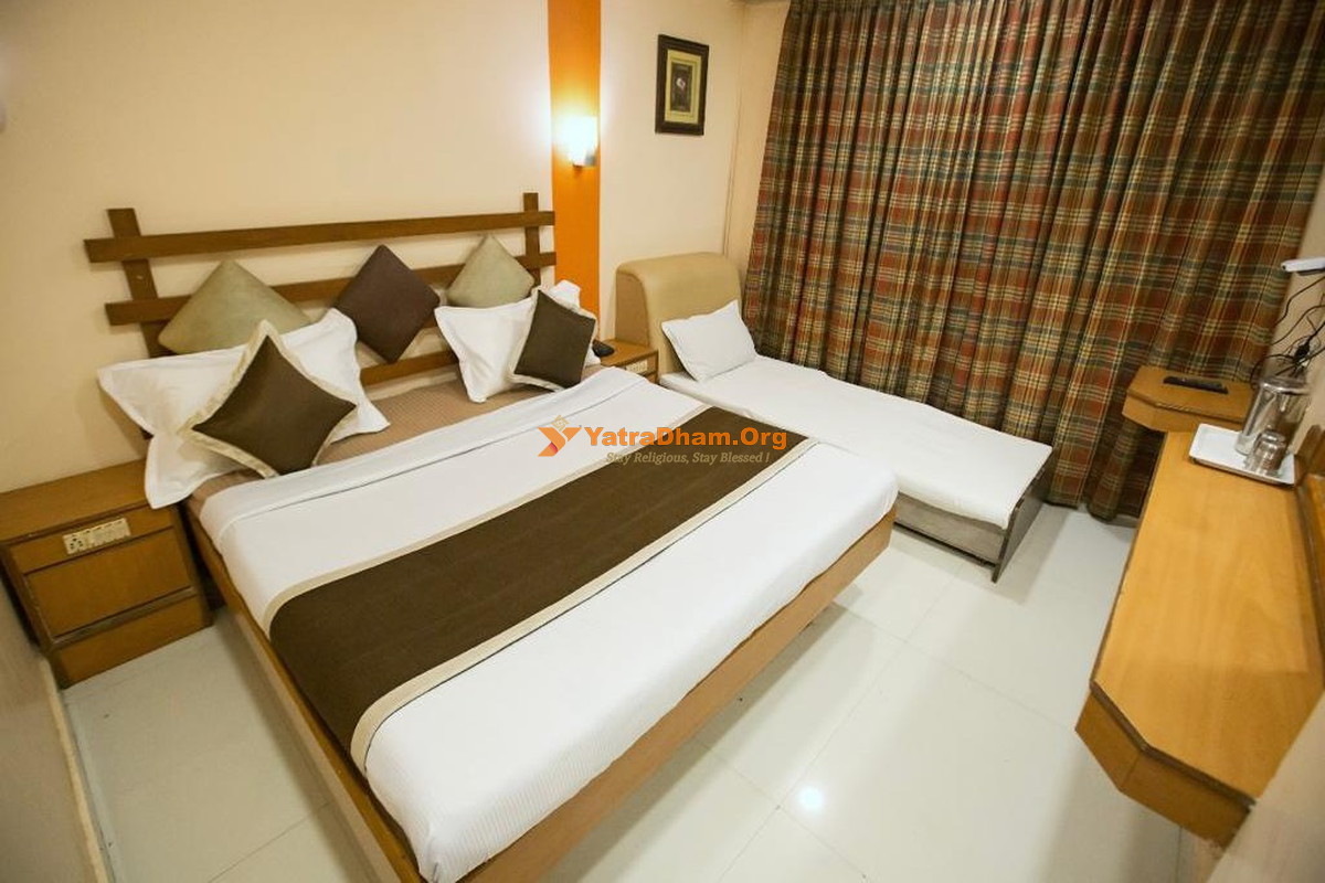 Hotel Maneck Ooty 3 Bed Room View