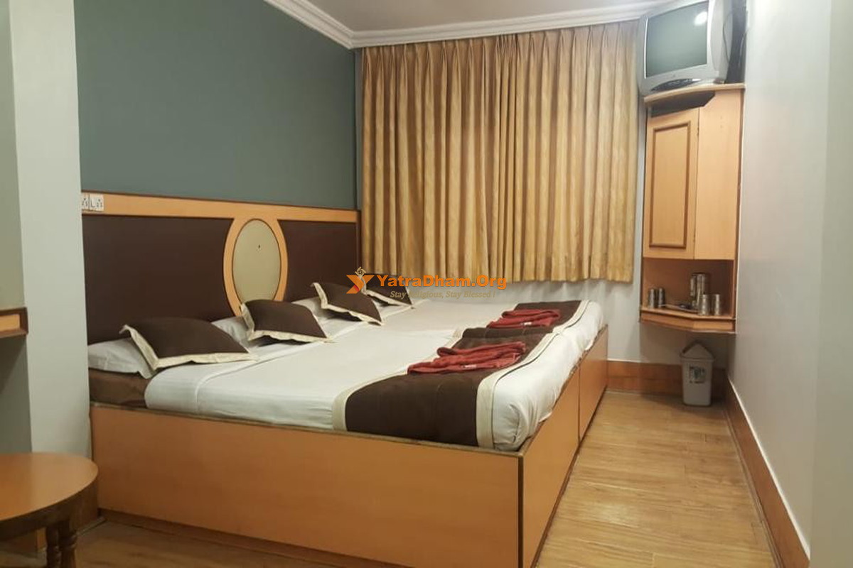 Hotel Maneck Ooty 4 Bed Room View
