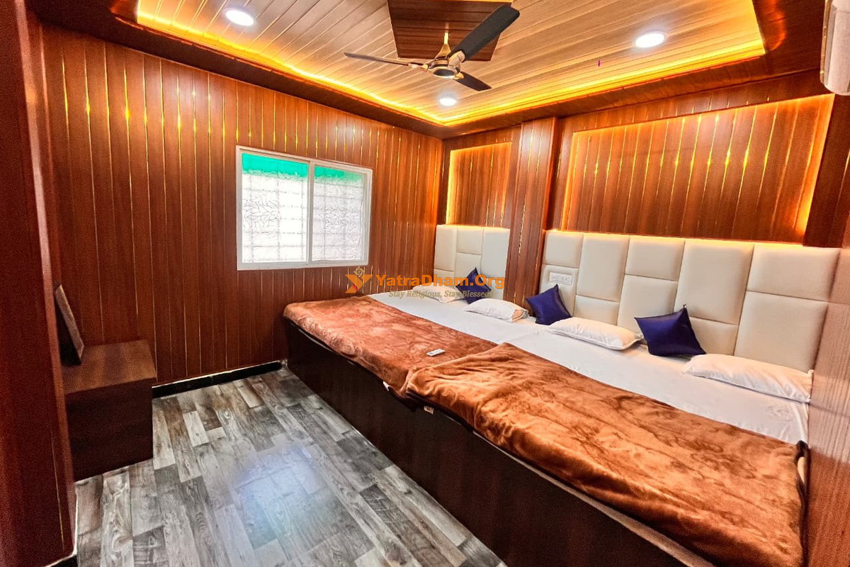 Hotel Junagadh Palace - Ujjain 4 Bed Room View