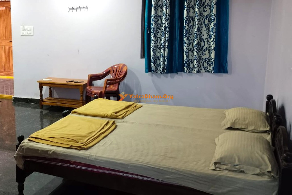 Sri Rajarajeshwara Reddy Building Vemulawada 2 Bed Room View
