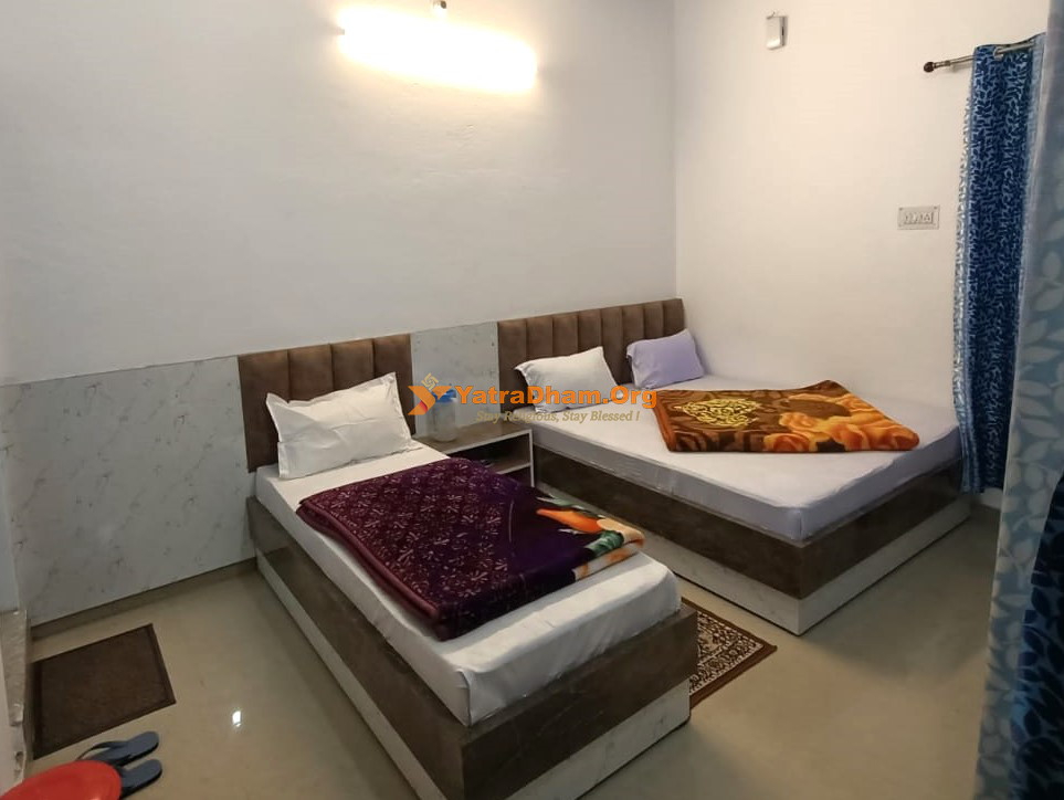 Hotel Diksha Inn Barkot Yamunotri Inn 3 Bed Room